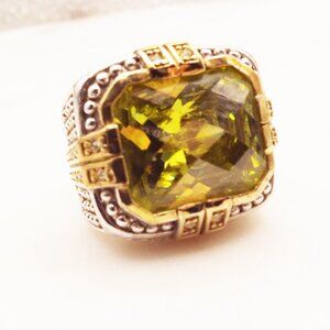 BOLD RECTANGULAR ALBION CUT PERIDOT 25 GR. STERLING GRANULATED SZ 6.75 RING B